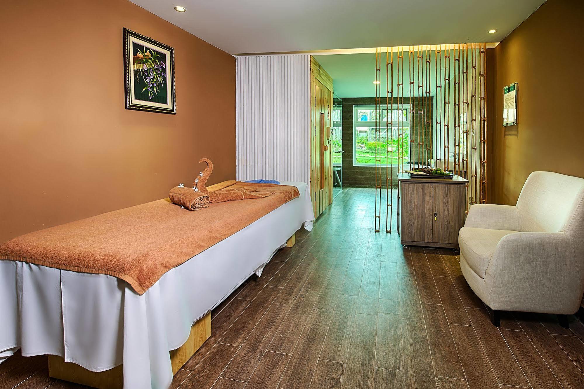 Muong Thanh Holiday Muine Hotel Mũi Né Kültér fotó